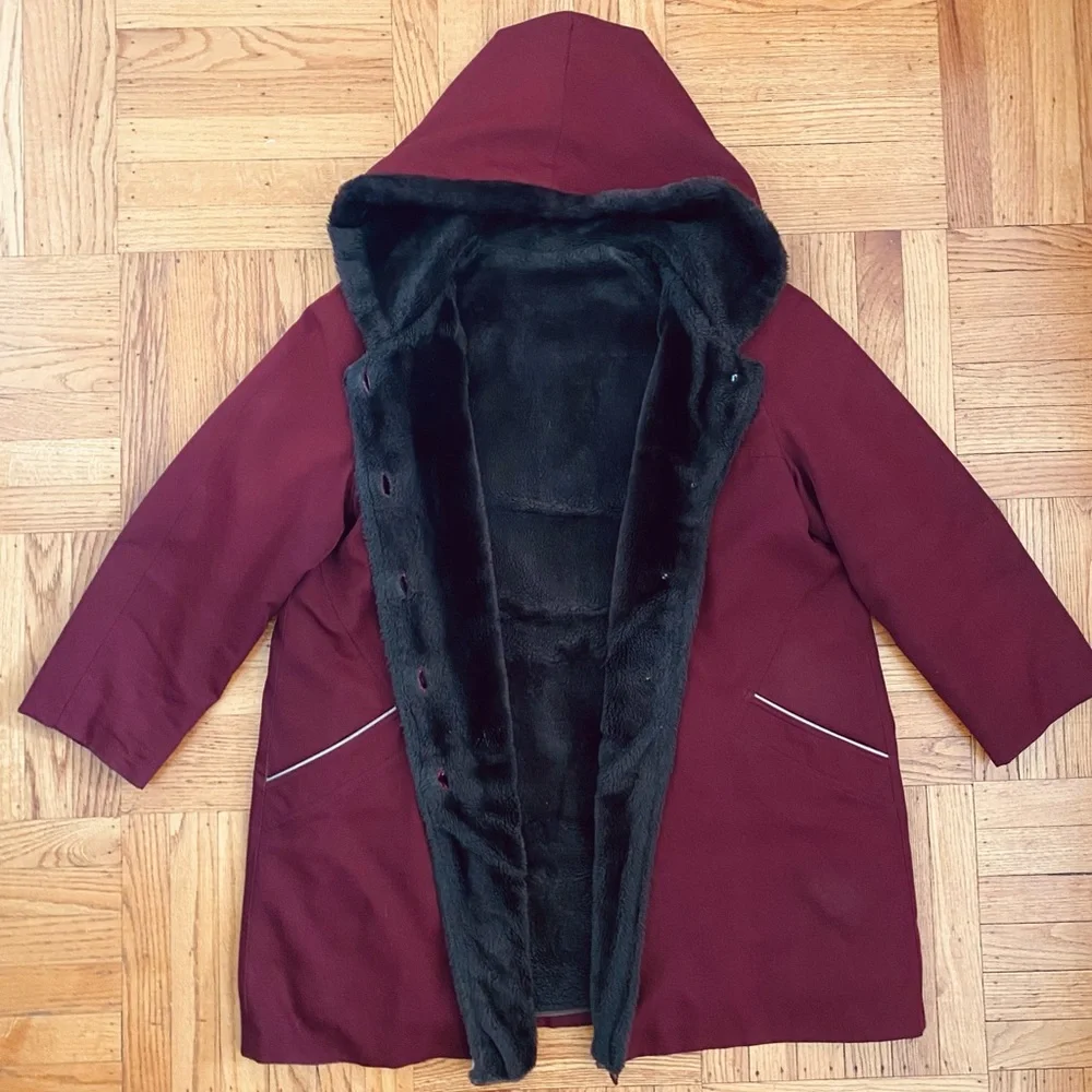 Women's ILGWU Vintage Burgundy Hooded Faux Fur Coat - Picture 3 of 16